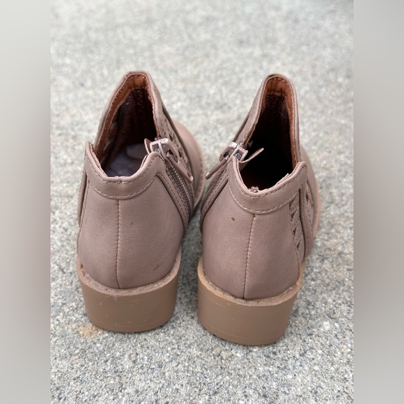 Taupe Size 6 - Infant Toddler Chelsea like Cut Ankle Heel Booties - Picture 3 of 6